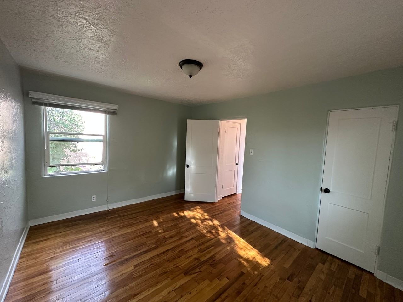 4227 Brockmont Ave Ne - Photo 7 of 17