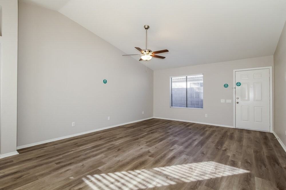 20212 N 34th Pl - Photo 4 of 16