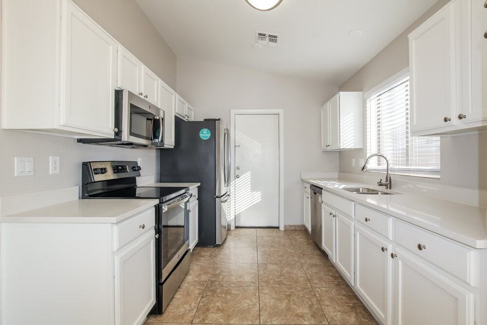 20212 N 34th Pl - Photo 6 of 16
