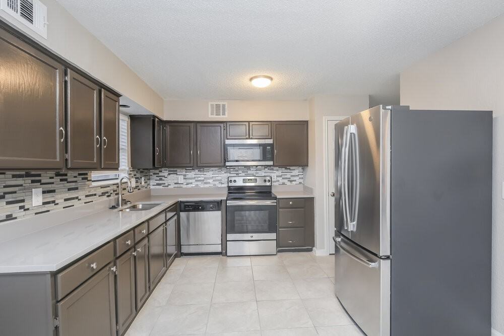 2241 Collier Ct - Photo 7 of 17