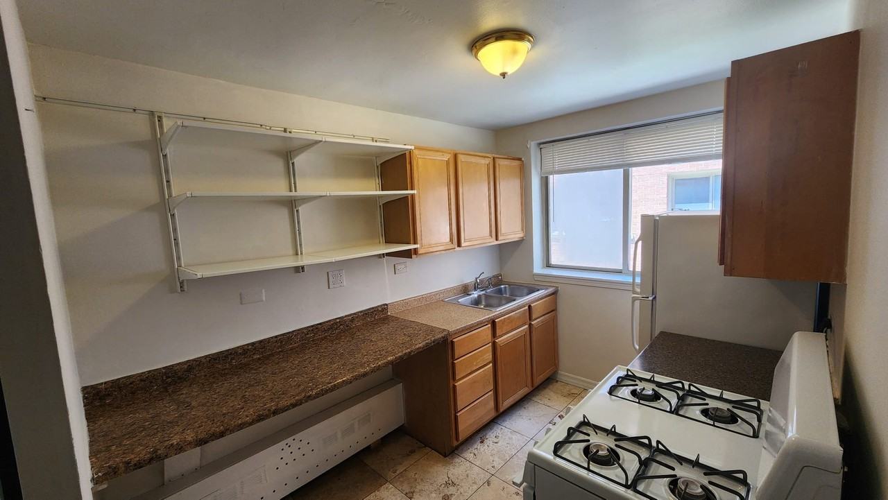 2243 W Farwell Ave #1D - Photo 6 of 7