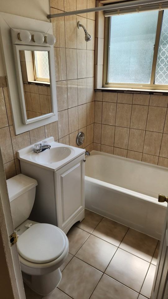 2243 W Farwell Ave #1D - Photo 7 of 7