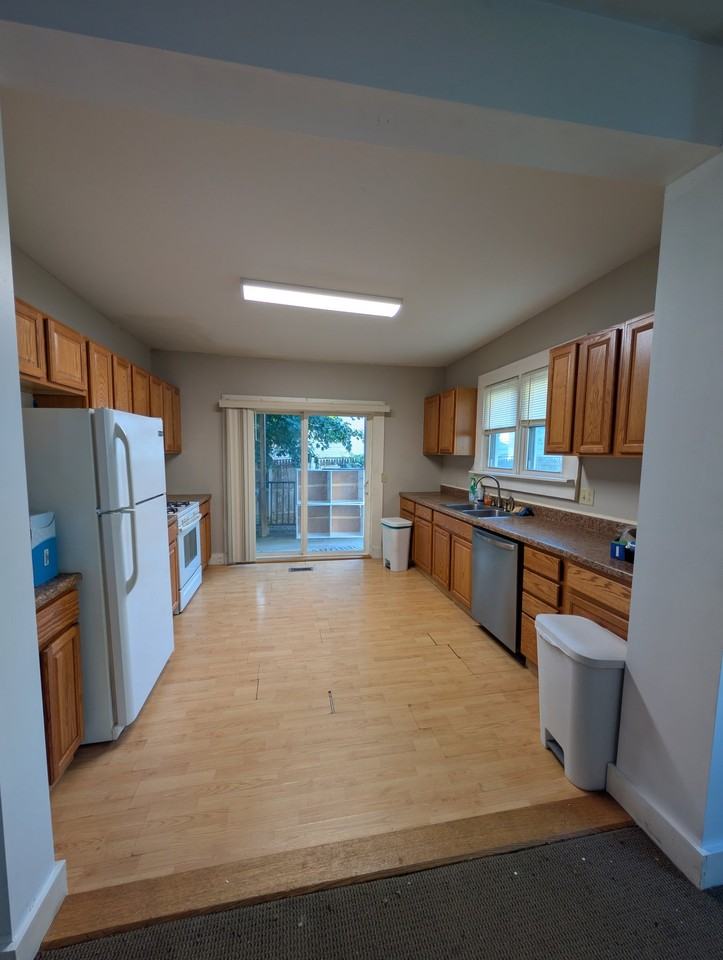 19/21 Mcdougall Ave - Photo 3 of 13