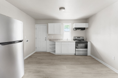 1217 Pineview St #1 - Photo 2 of 9