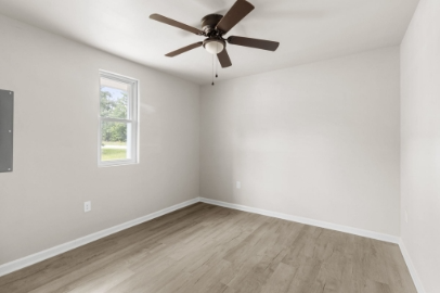 1217 Pineview St #1 - Photo 3 of 9