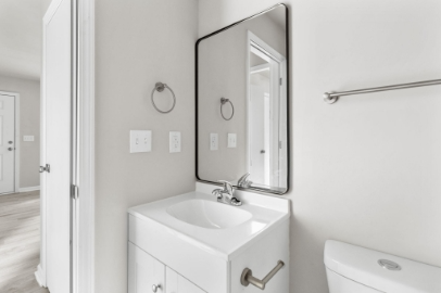 1217 Pineview St #1 - Photo 4 of 9
