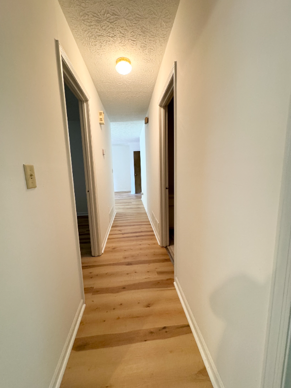 160 Second St - Photo 3 of 7