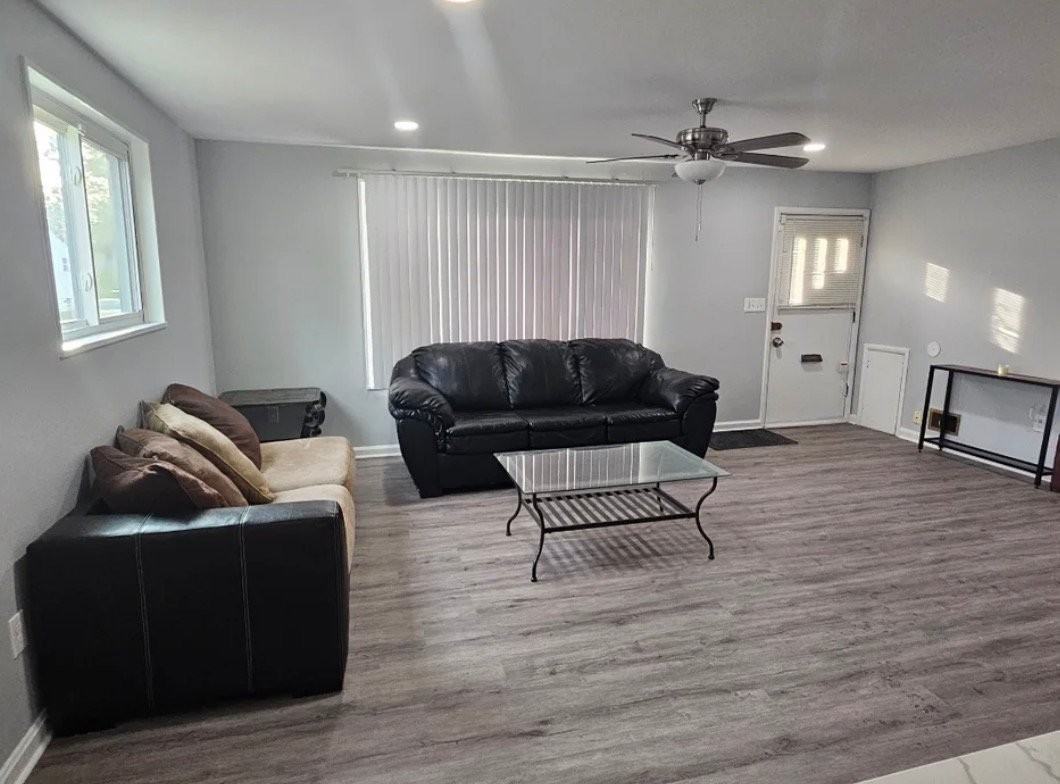 2312 Wintergreen Ave - Photo 3 of 8