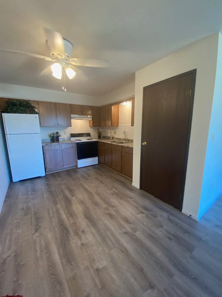 1712 S 115th Ct #2 - Photo 3 of 13
