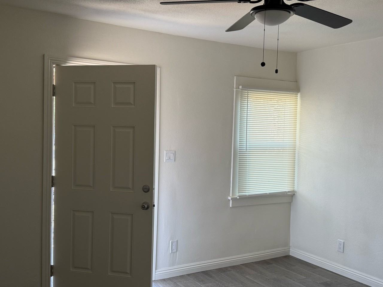1170 W Rialto Ave - Photo 4 of 27