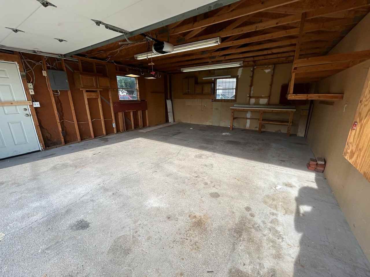 3001 E Locust St - Photo 2 of 12