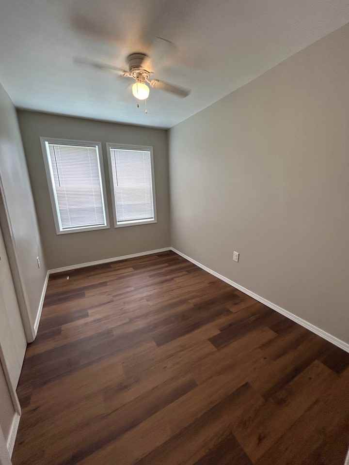 3001 E Locust St - Photo 6 of 12