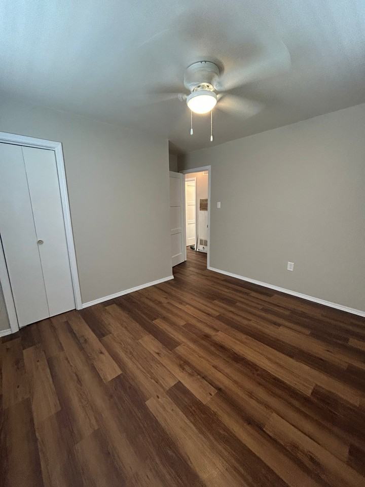3001 E Locust St - Photo 7 of 12