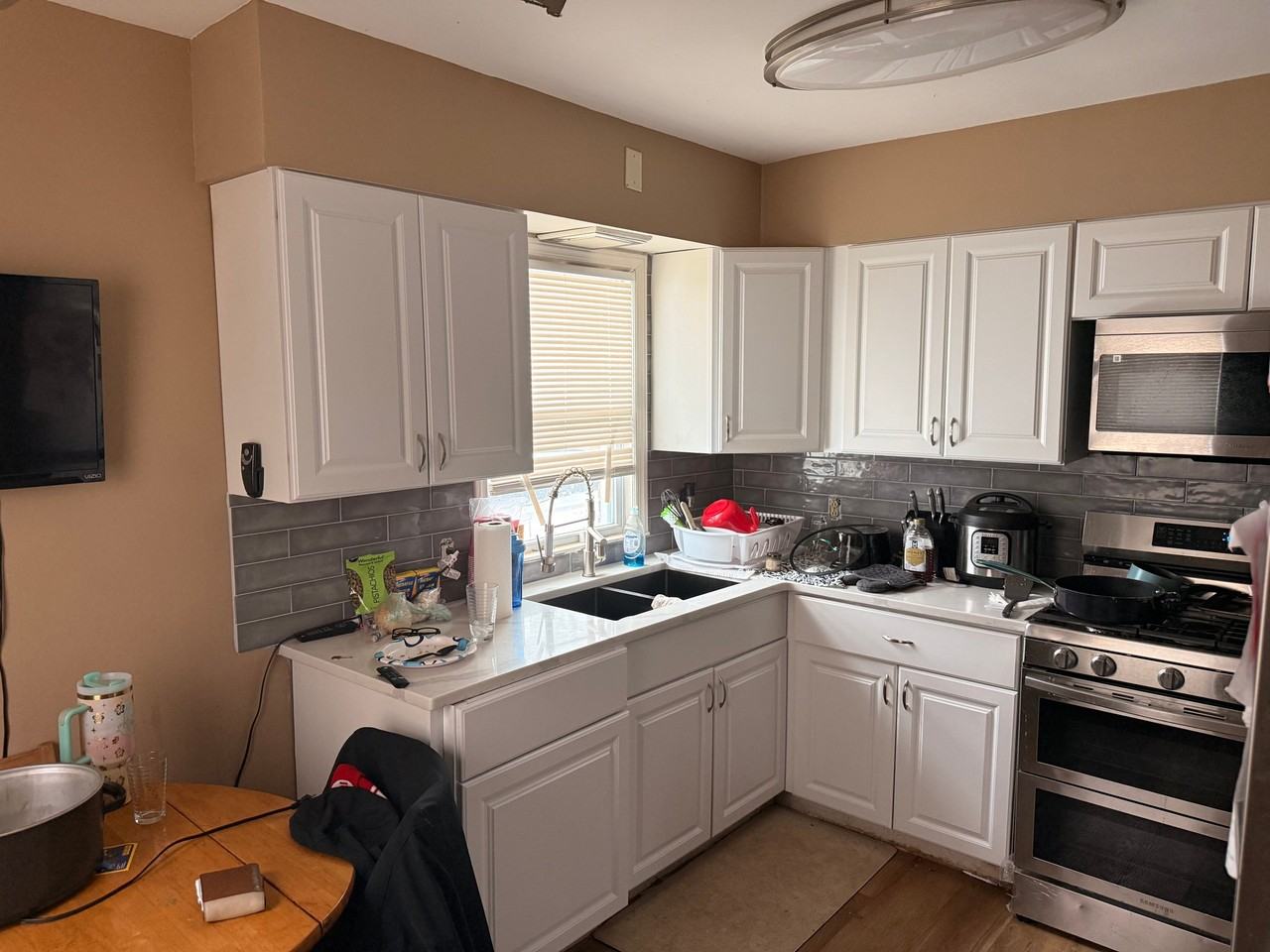 21410 Clare Ave - Photo 2 of 6