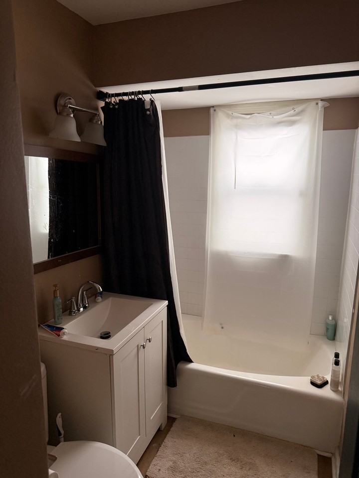 21410 Clare Ave - Photo 3 of 6