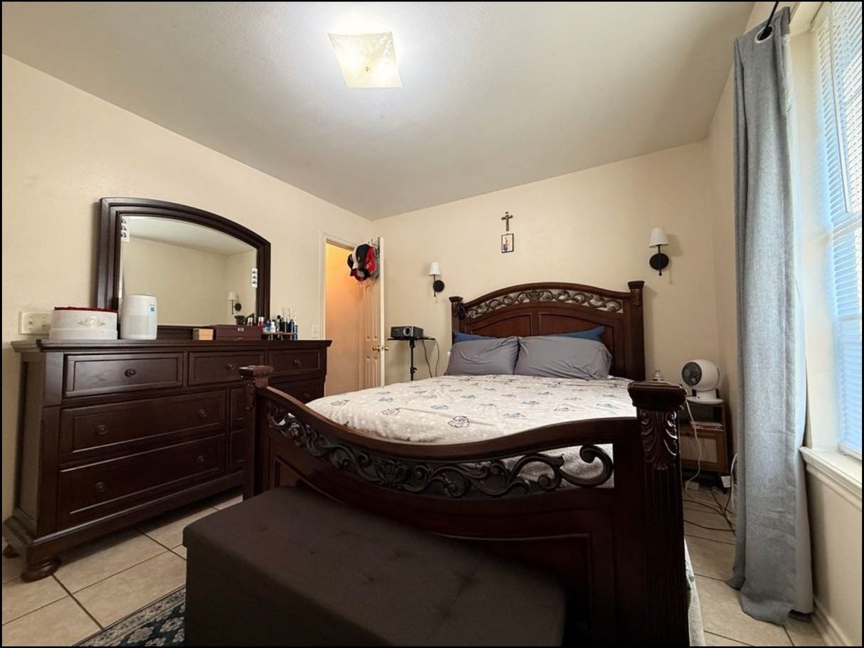 906 Tabb St - Photo 2 of 11