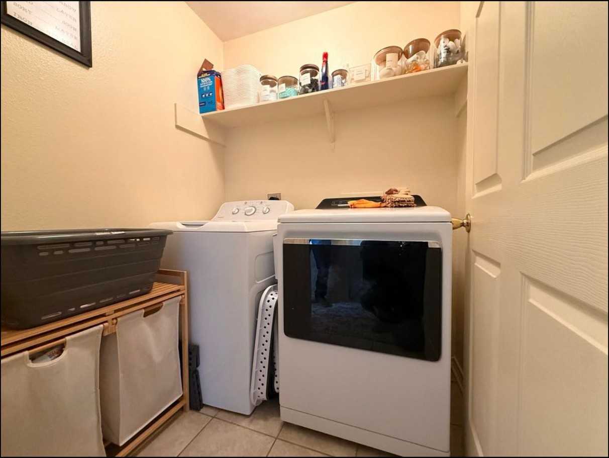 906 Tabb St - Photo 3 of 11