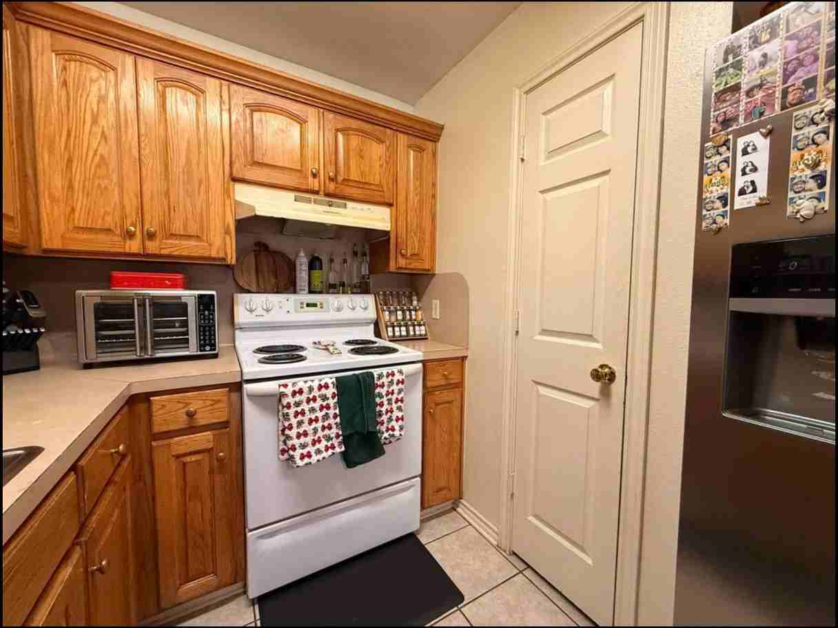 906 Tabb St - Photo 7 of 11