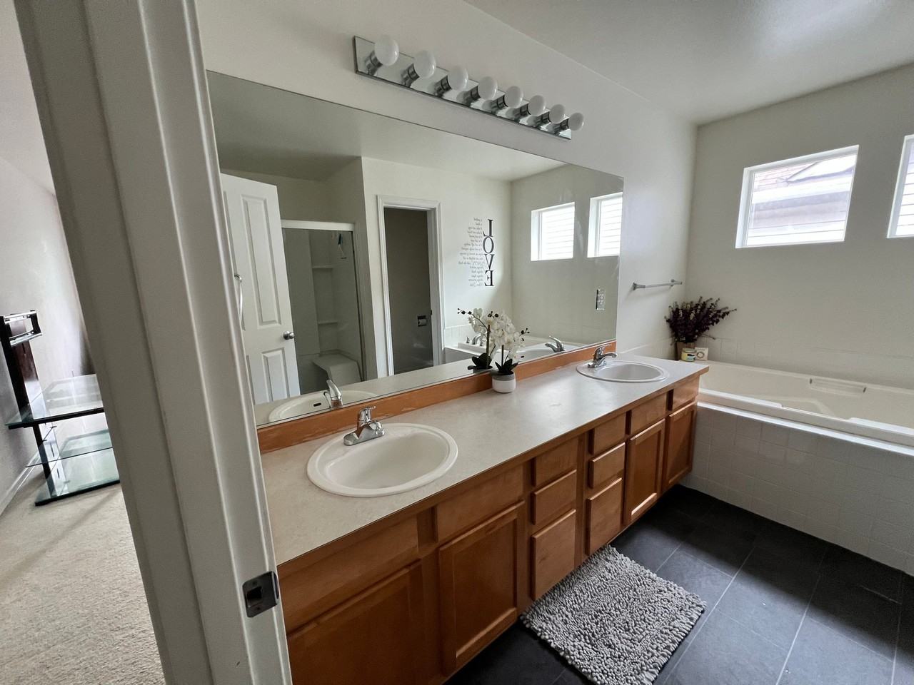 6618 Francis Ave Se #1 - Photo 5 of 17
