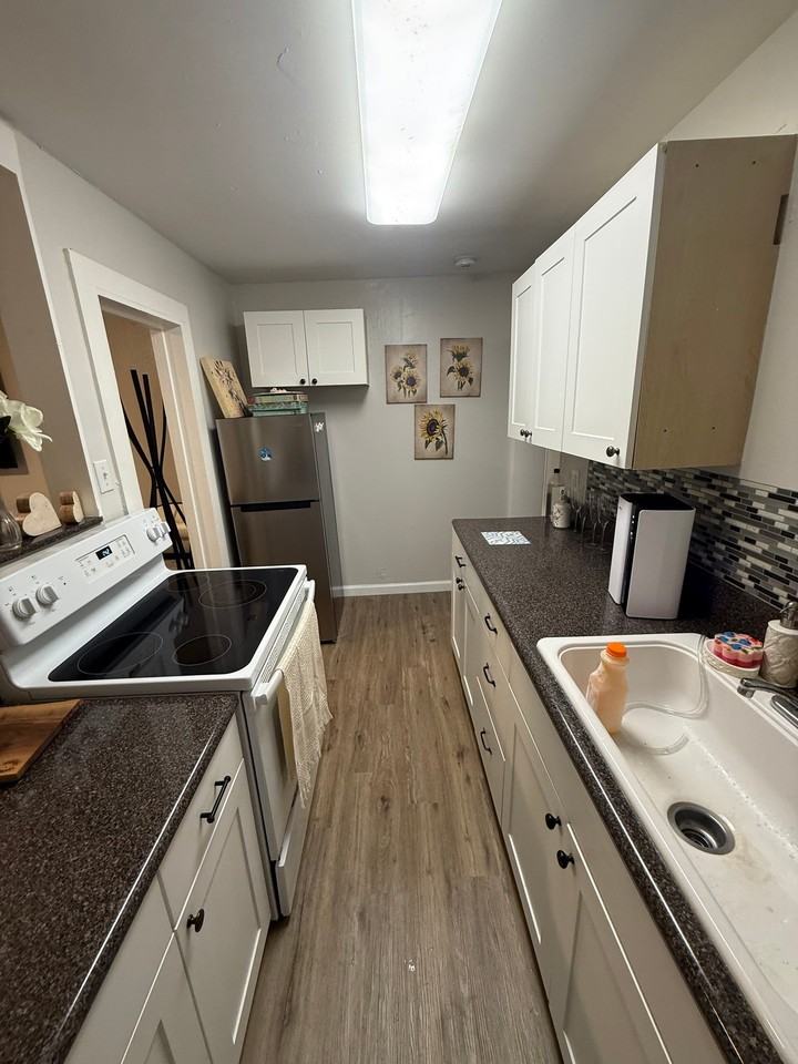 1016 10th Ave W #A - Photo 6 of 9