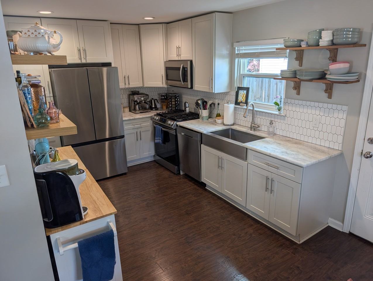 422 Katonah Ave - Photo 3 of 18