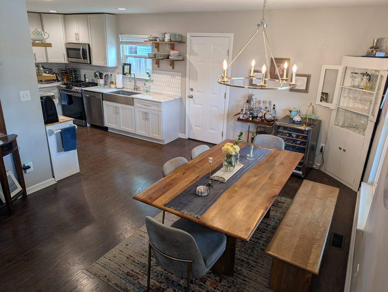 422 Katonah Ave - Photo 5 of 18