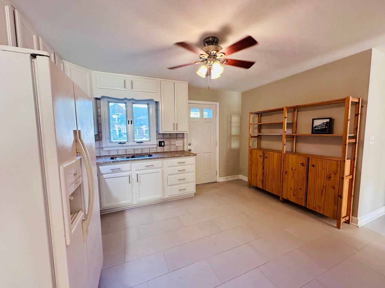 1101 Melrose St - Photo 5 of 17