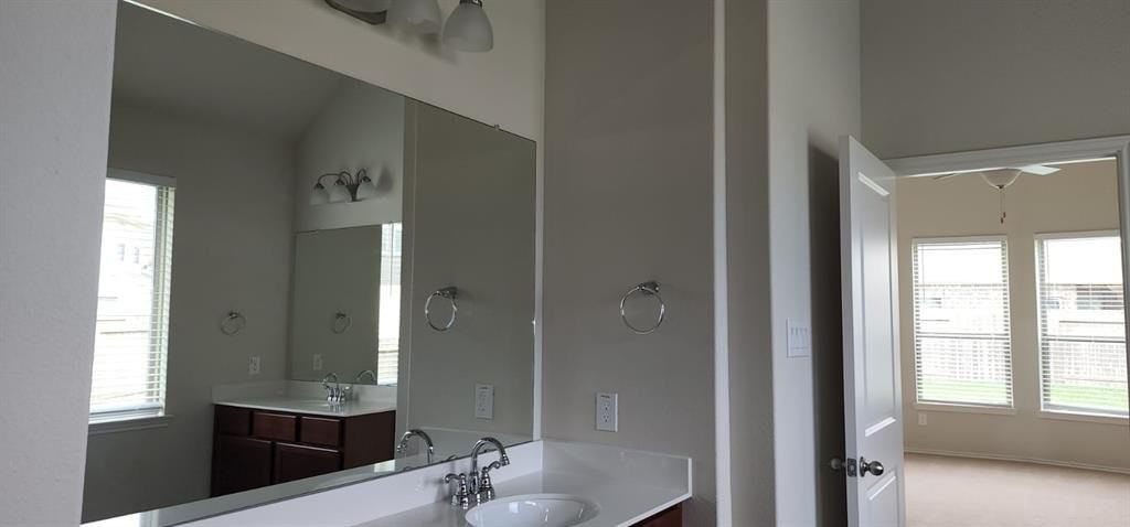 8706 Sunbury Oak Cir - Photo 5 of 15