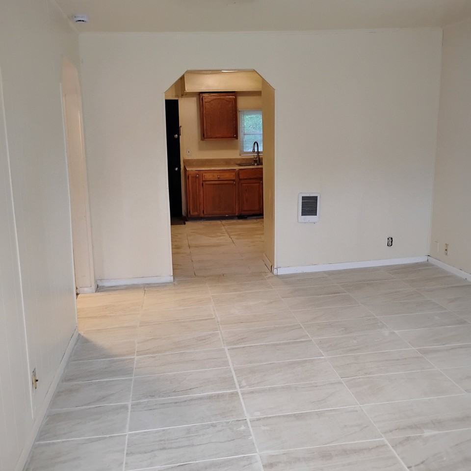 786 Goodlow Ave - Photo 2 of 16
