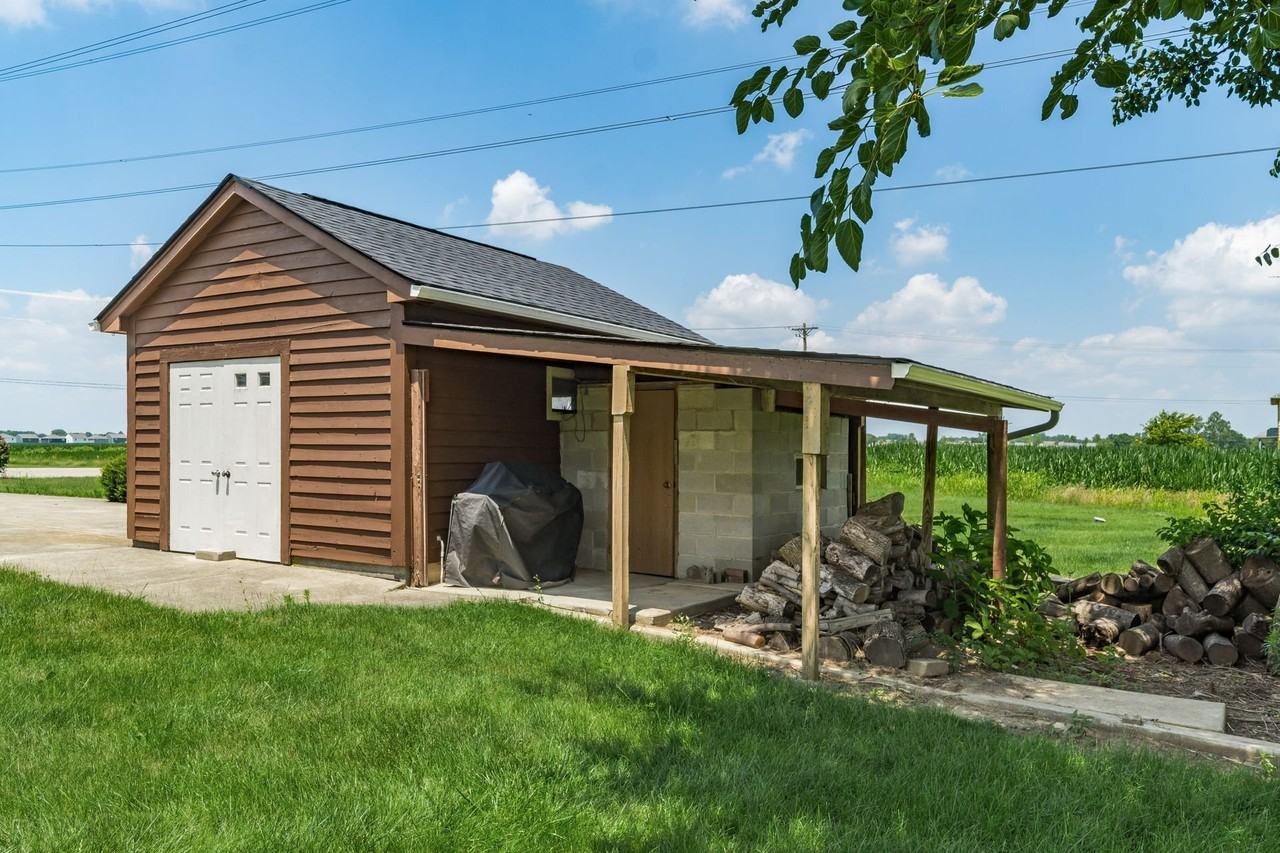6002 Bowen Rd - Photo 4 of 50