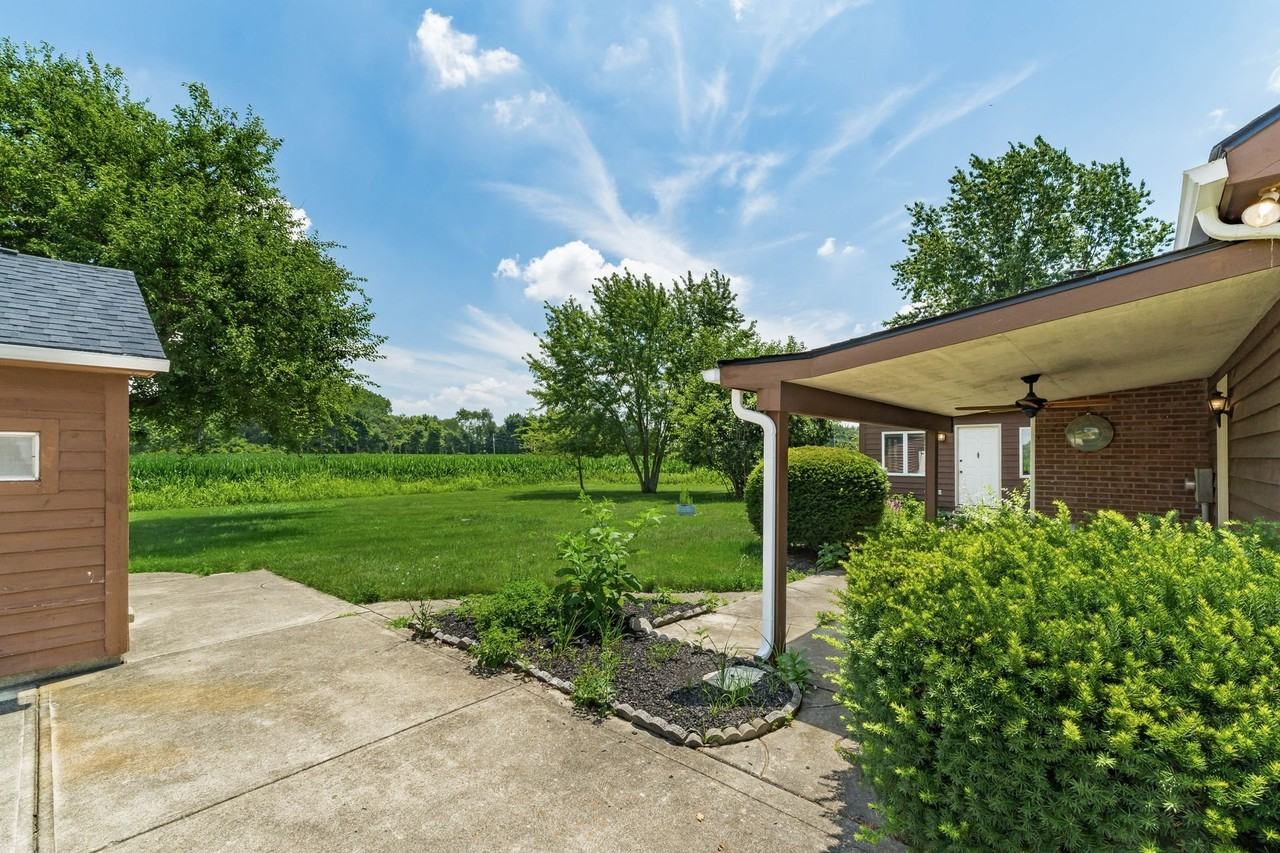 6002 Bowen Rd - Photo 6 of 50
