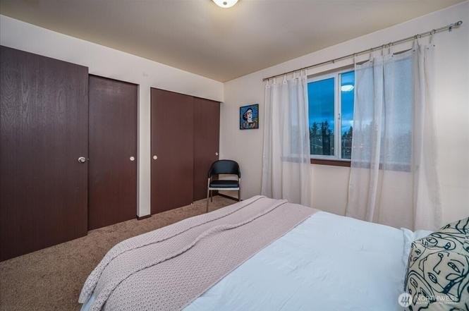 11532 15th Ave Ne #401 - Photo 6 of 17