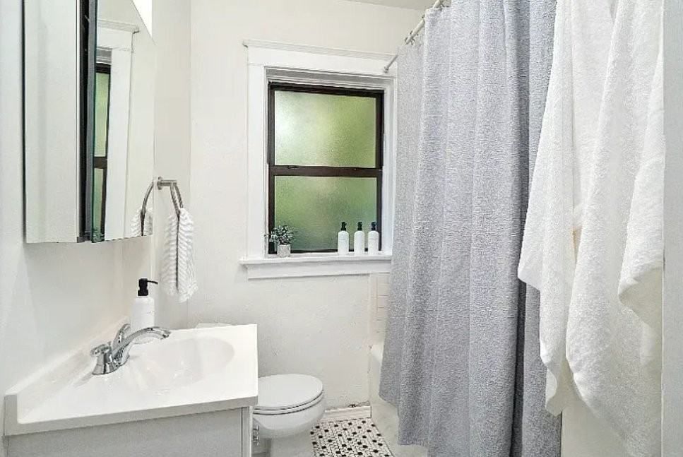 2029 Alfred Ave #A - Photo 7 of 9