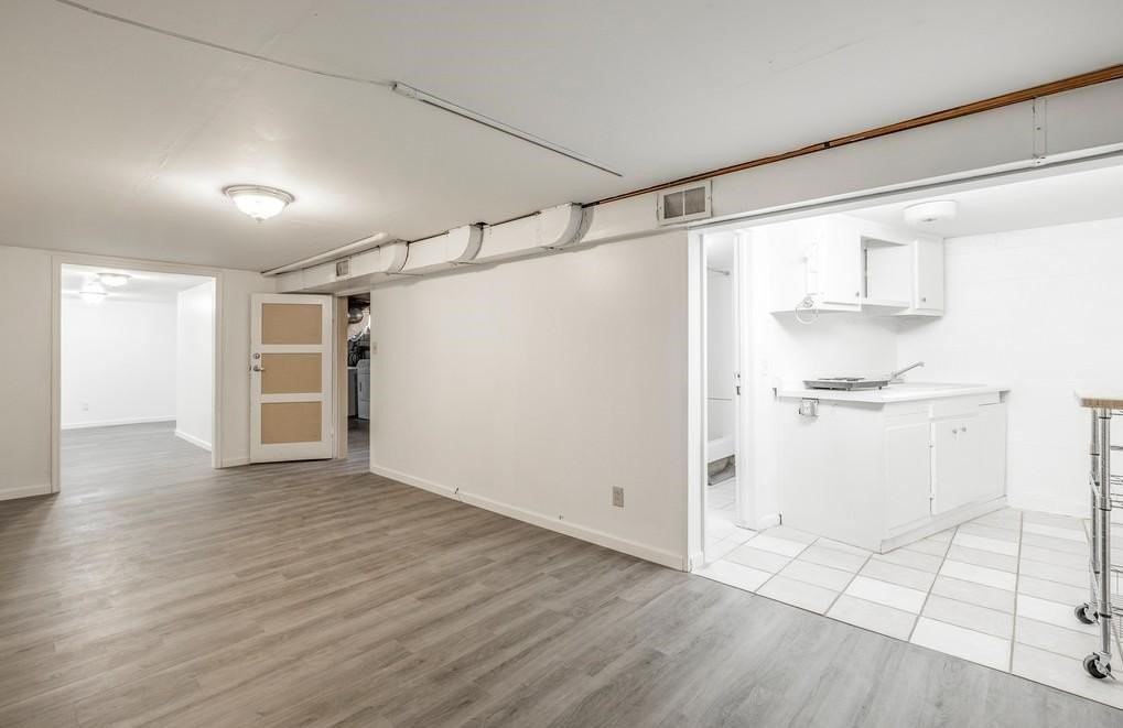 2135 East Pl #B - Photo 3 of 6