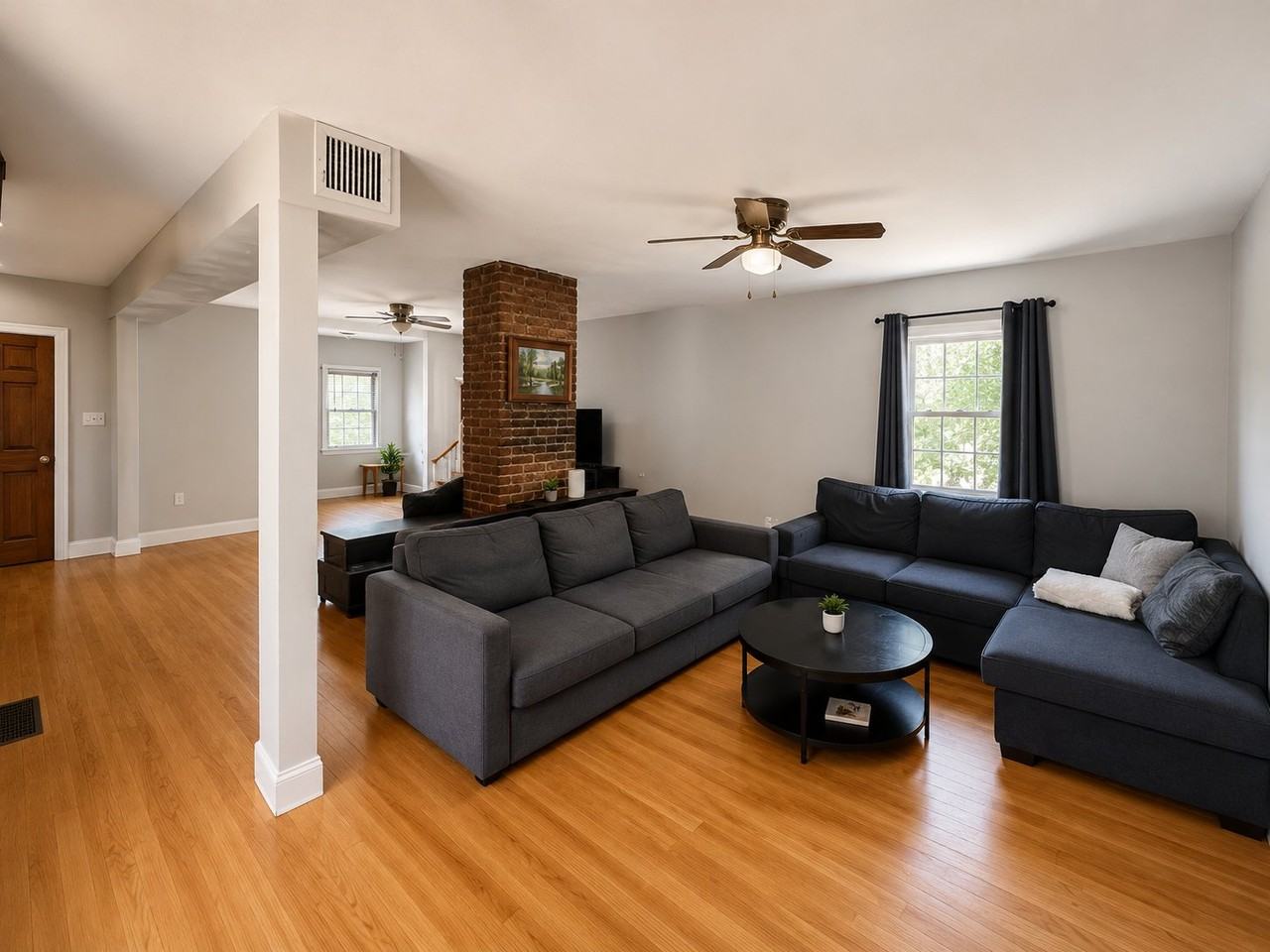 185R Heath St - Photo 2 of 13