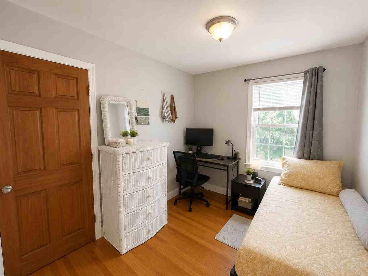 185R Heath St - Photo 6 of 13