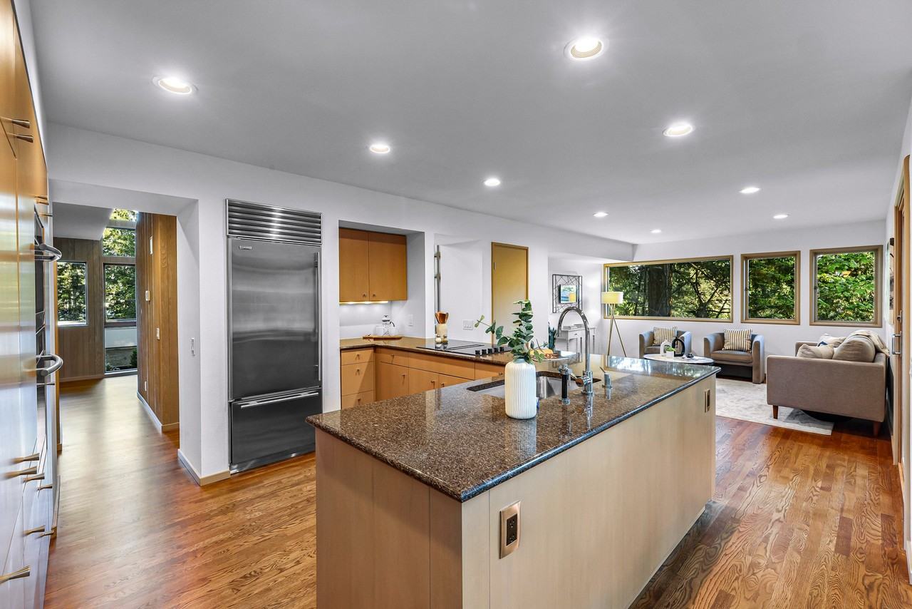 2261 W Lake Sammamish Pkwy Se - Photo 5 of 16