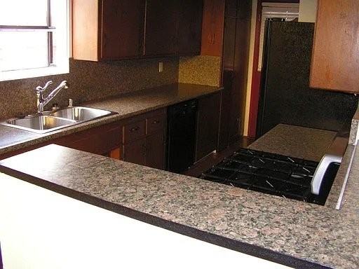 828 15th St - Photo 4 of 7