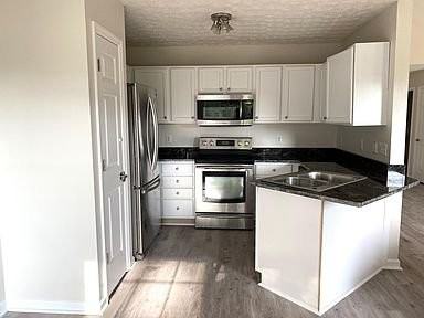 3852 Wedgefield Ct - Photo 2 of 10