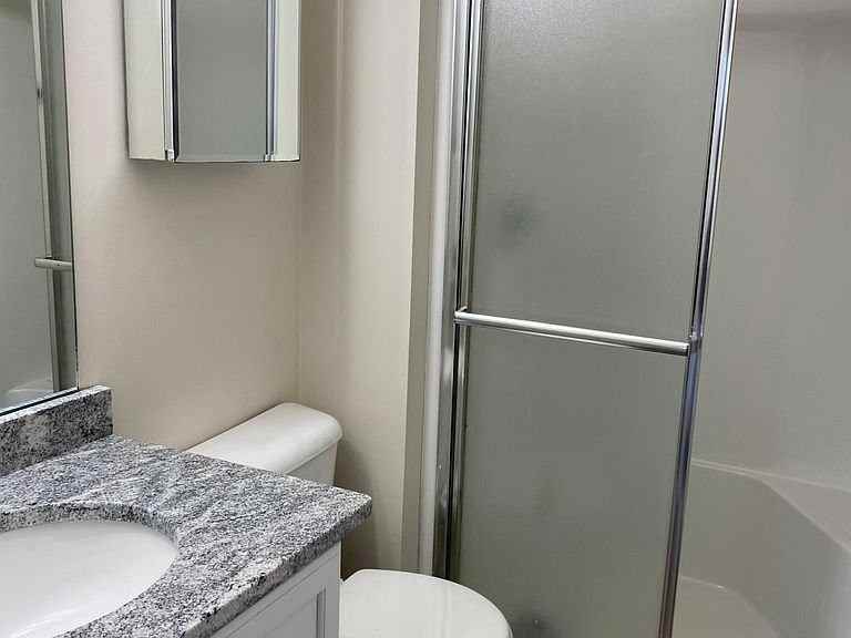 3852 Wedgefield Ct - Photo 5 of 10