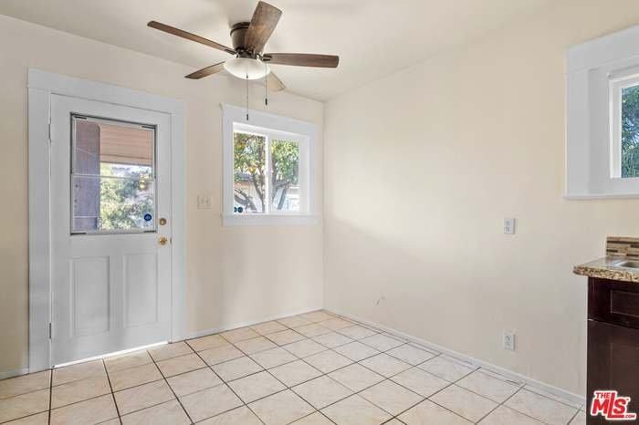 547 W Kelso St - Photo 7 of 17