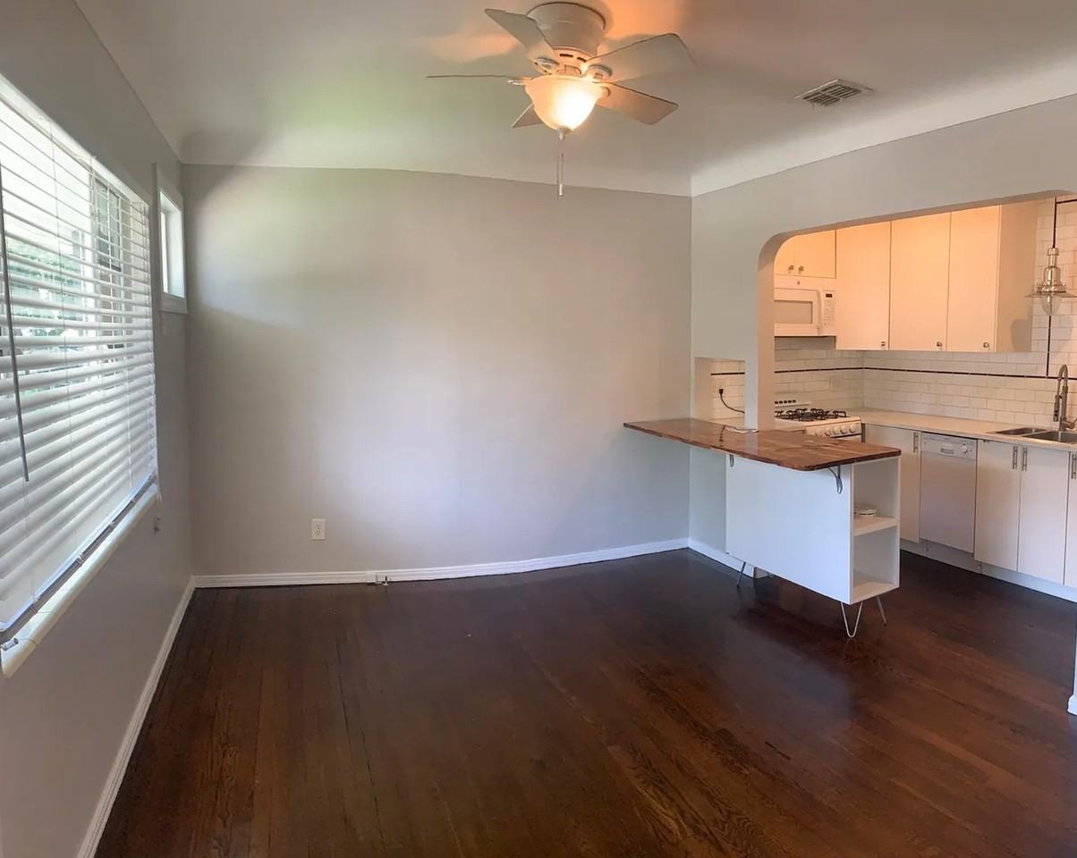 4930 14th Ave S #B - Photo 4 of 11