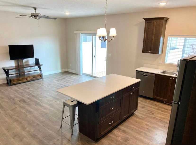 173 E Fiddlers Canyon Rd #60 - Photo 3 of 20