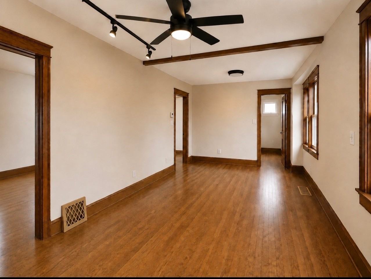 1014 Gunderson Ave - Photo 2 of 4
