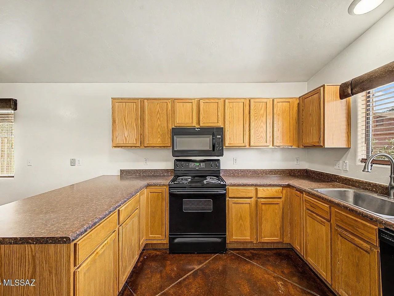 409 E Geronimo Bluff Loop - Photo 4 of 9
