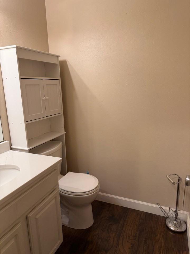9704 N Lewis Ave - Photo 5 of 17
