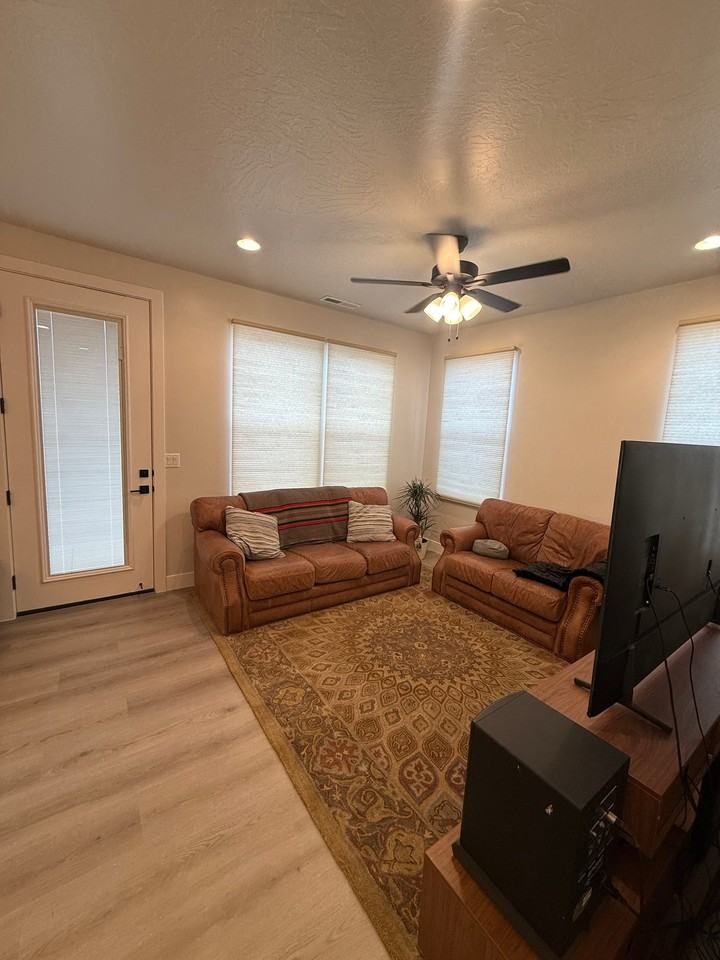 2333 E Kiabito Ln - Photo 4 of 11
