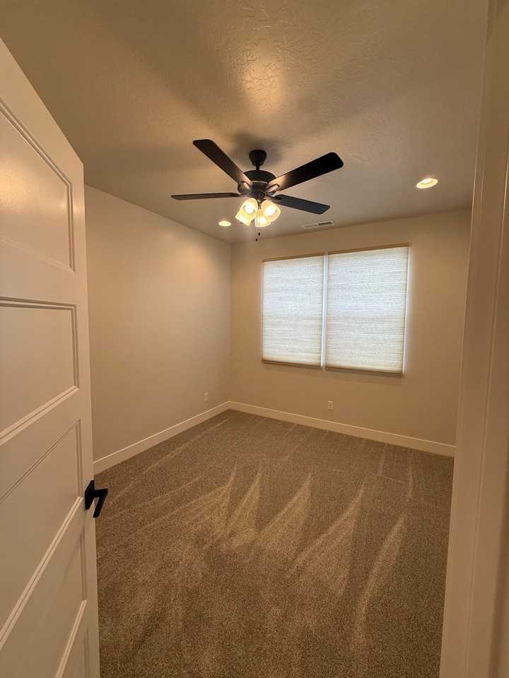 2333 E Kiabito Ln - Photo 6 of 11