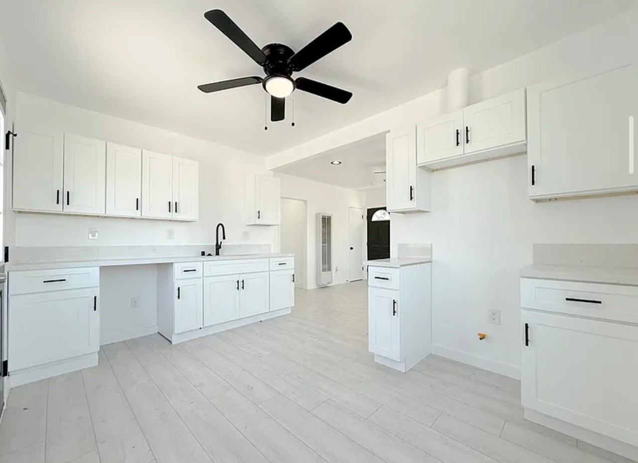 520 N Wilmington Ave - Photo 3 of 11