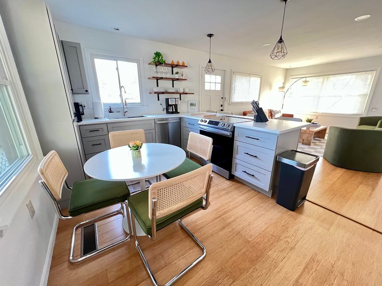 120 Mason Ave - Photo 2 of 14